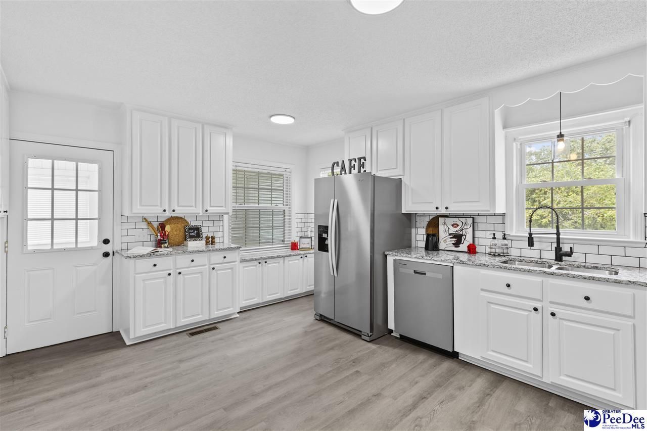 1500 W Carolina Ave Photo 15