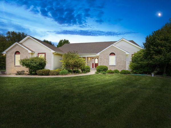 27100 Deerfield Lane, Edwardsburg, MI 49112