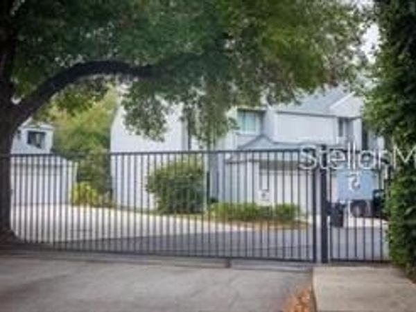9726 TIFFANY OAKS LANE , Unit 9726, TAMPA, FL 33612