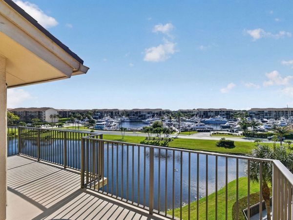 701 Seafarer Circle, Unit 504, Jupiter, FL 33477
