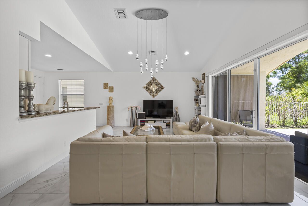 5040 SE Graham Drive, Stuart, FL 34997 Photo