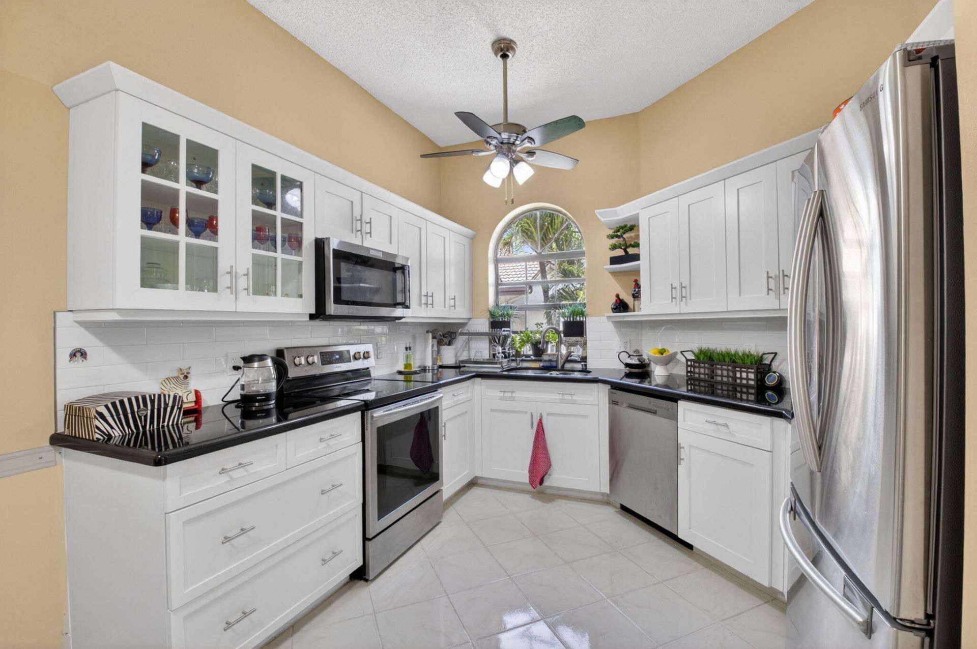 5235 Europa Drive, Unit Apt L, Boynton Beach, FL 33437 Photo