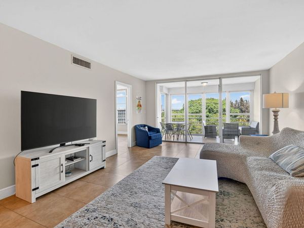 3000 S Course Drive, Unit 608, Pompano Beach, FL 33069