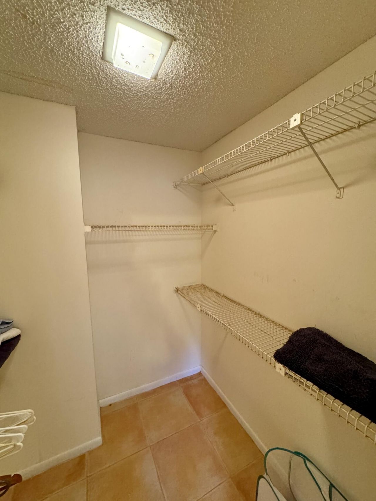 5055 Oakhill Lane, Unit 221, Delray Beach, FL 33484 Photo