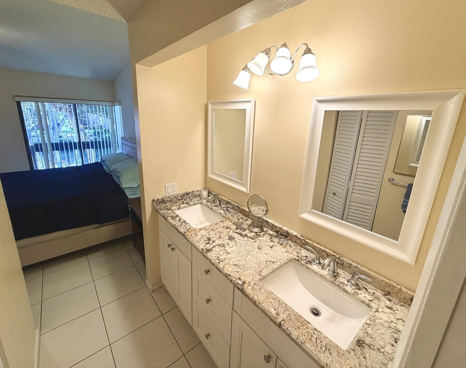 5055 Oakhill Lane, Unit 221, Delray Beach, FL 33484 Photo