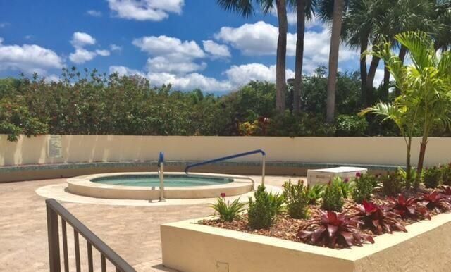 5055 Oakhill Lane, Unit 221, Delray Beach, FL 33484 Photo
