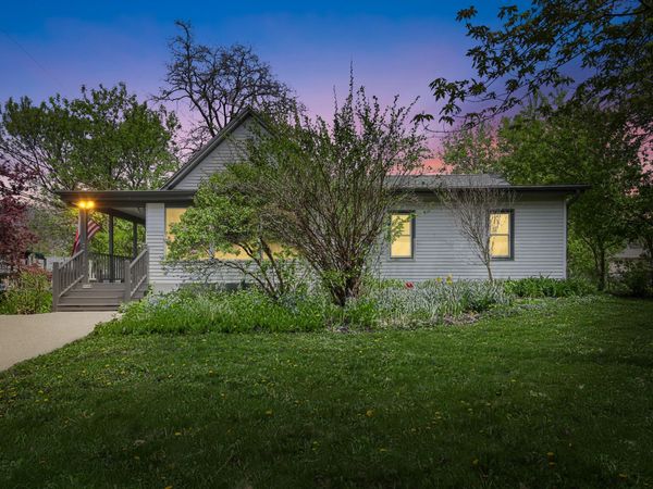 9080 S Chicago Ct, Oak Creek, WI 53154