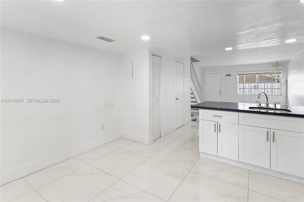 4079 W 9th Ln , Unit 74, Hialeah, FL 33012 Photo