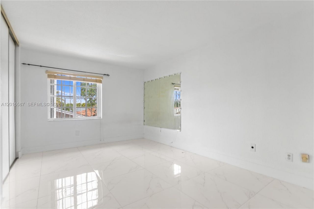 4079 W 9th Ln , Unit 74, Hialeah, FL 33012 Photo
