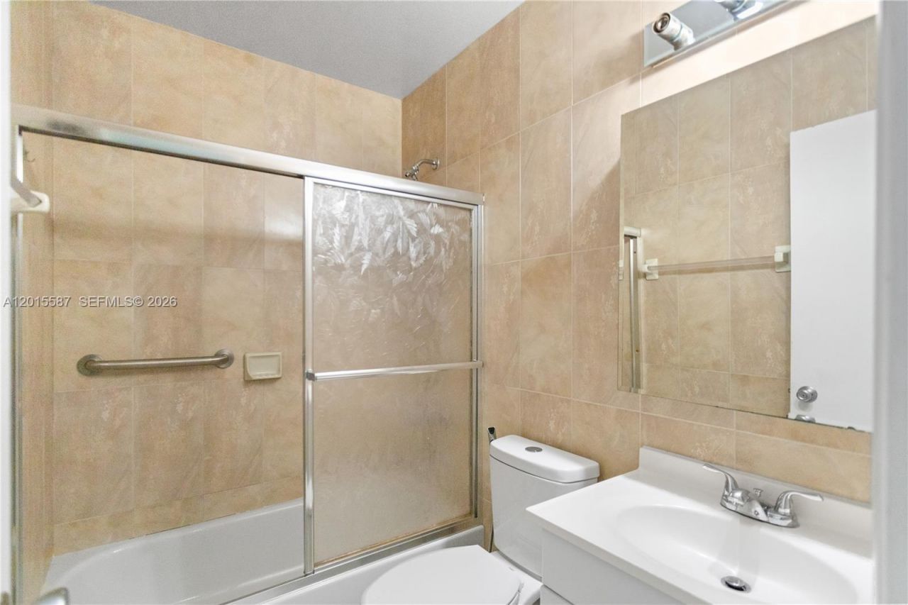 4079 W 9th Ln , Unit 74, Hialeah, FL 33012 Photo