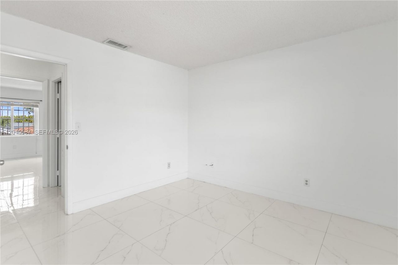 4079 W 9th Ln , Unit 74, Hialeah, FL 33012 Photo