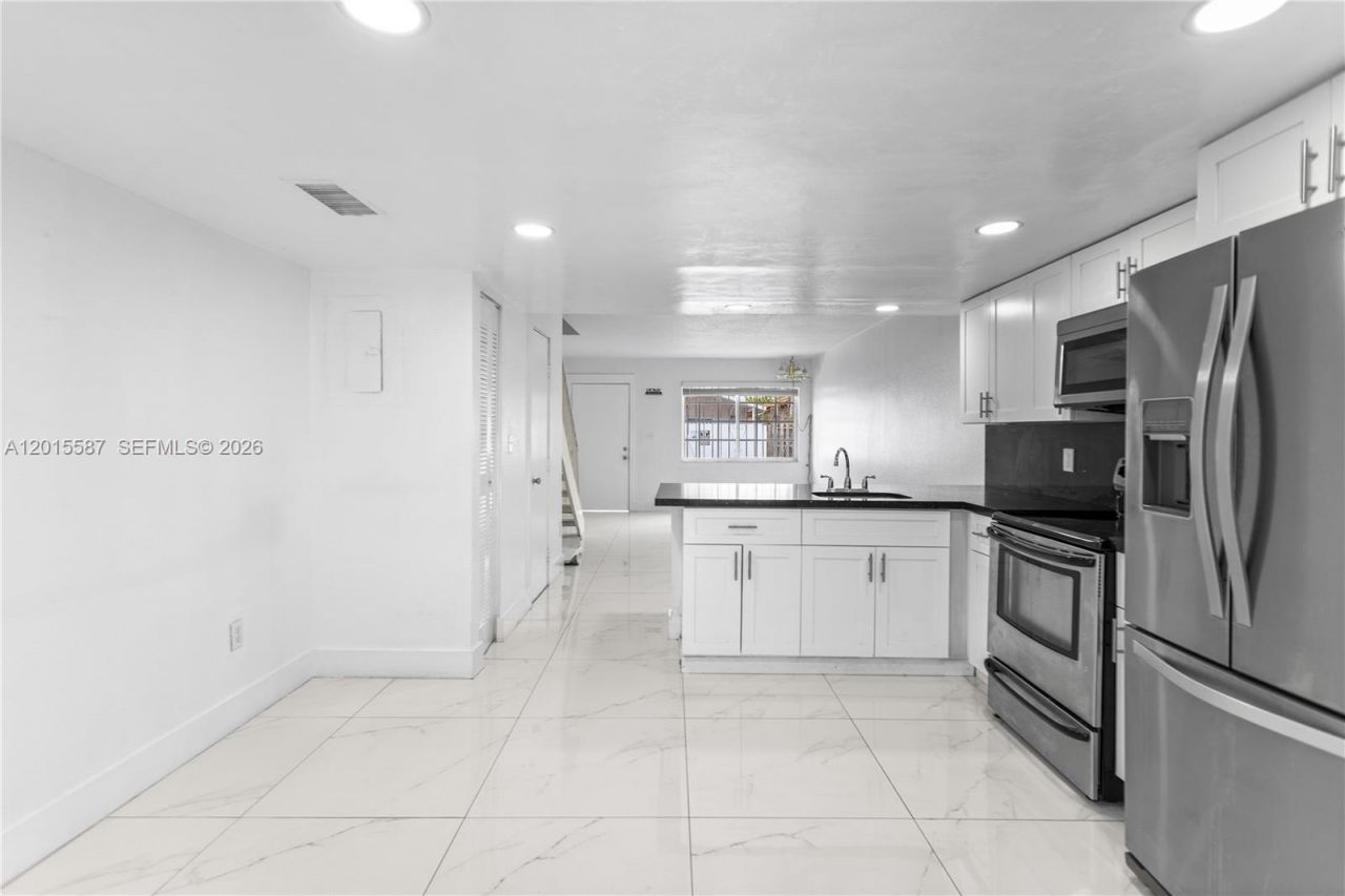 4079 W 9th Ln , Unit 74, Hialeah, FL 33012 Photo