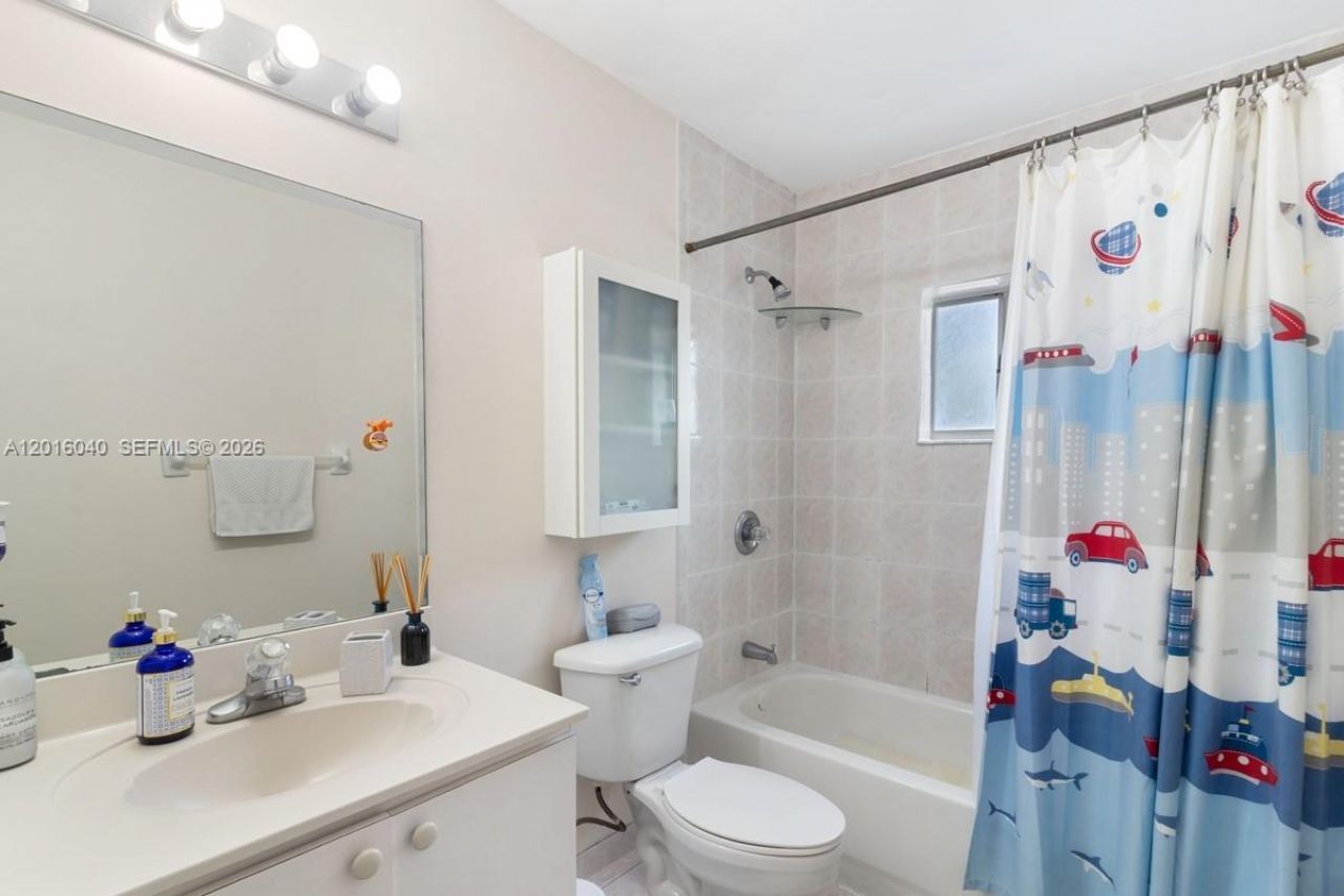5605 NW 109th Ave , Unit 71, Doral, FL 33178 Photo