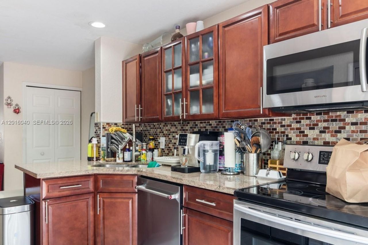 5605 NW 109th Ave , Unit 71, Doral, FL 33178 Photo