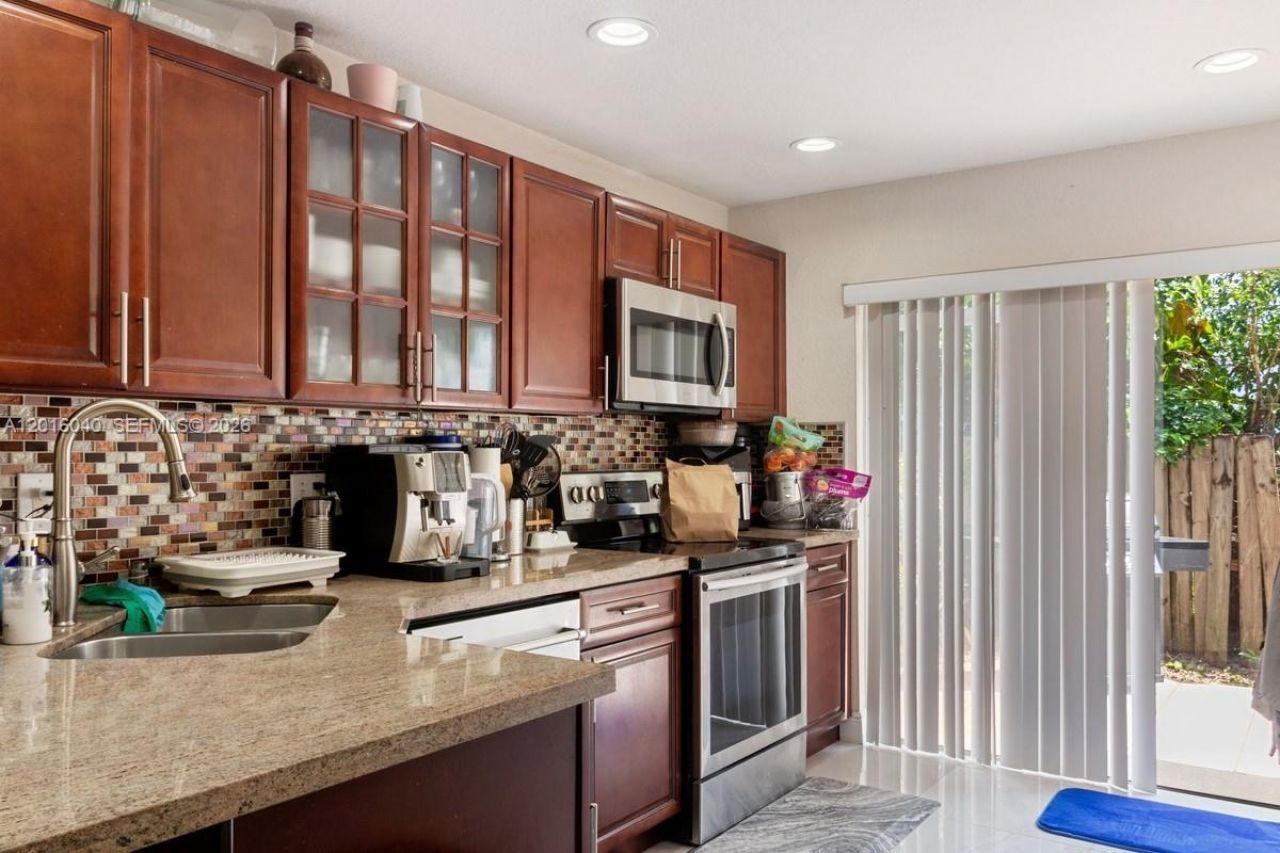 5605 NW 109th Ave , Unit 71, Doral, FL 33178 Photo