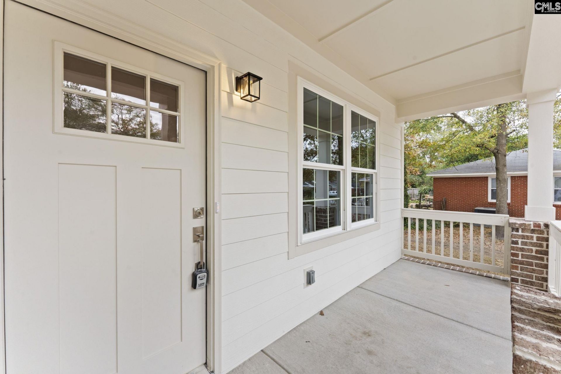 125 S East Avenue  Photo 4