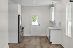 125 S East Avenue  photo 4