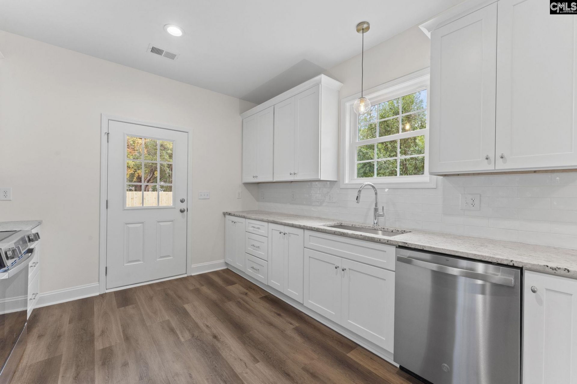 125 S East Avenue Photo 7