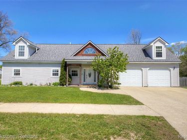 4458 Seeden Street, Waterford Twp, MI 48329