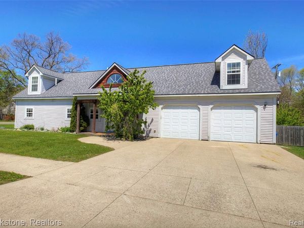 4458 Seeden Street, Waterford Twp, MI 48329