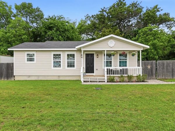 258 Spring Valley Circle, Azle, TX 76020