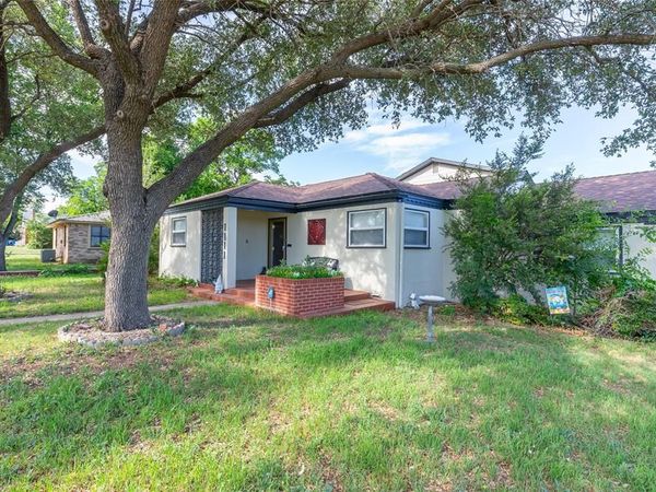 1111 Beall Street , Sweetwater, TX 79556