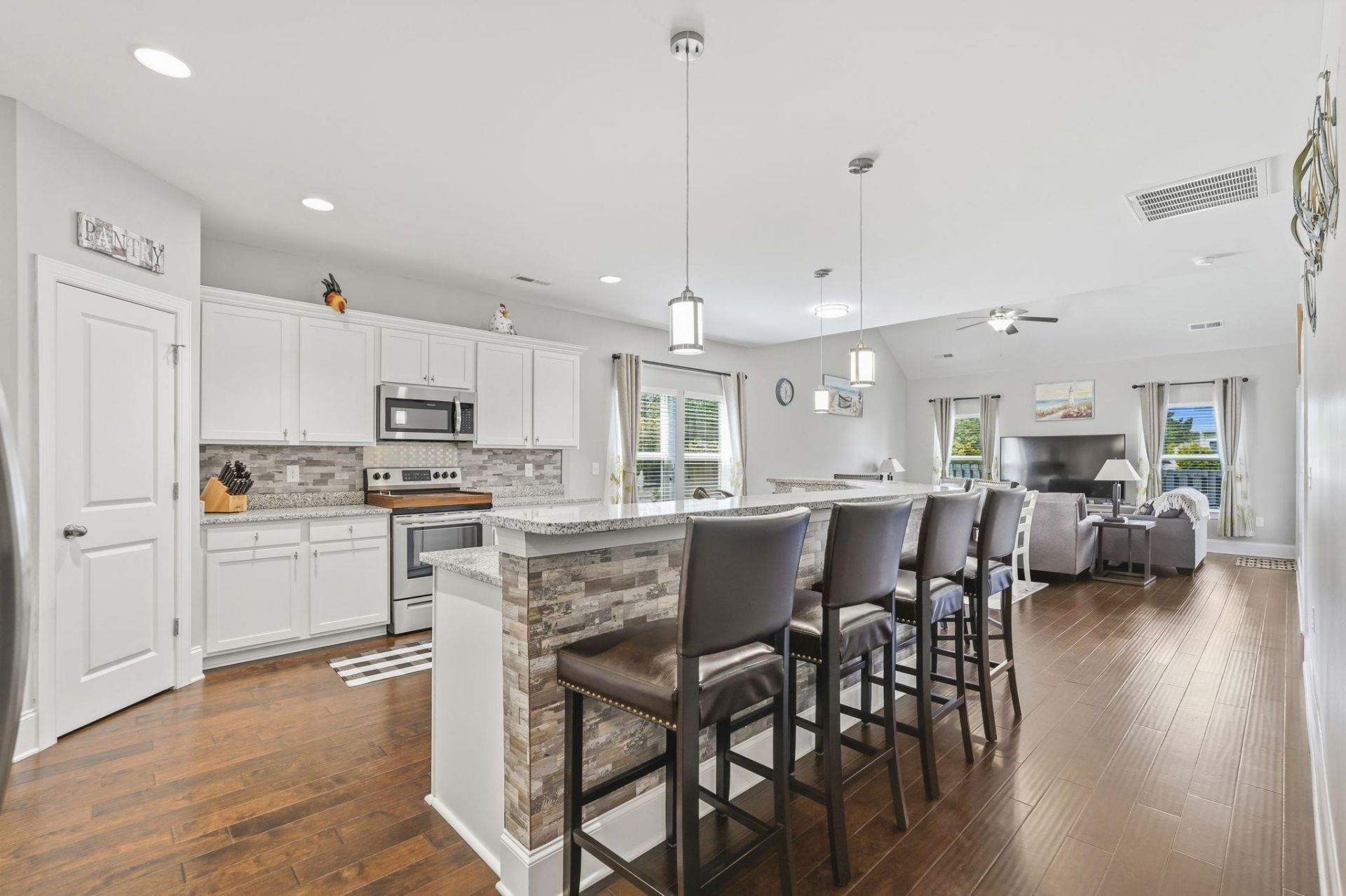 1718 Palmetto Palm Dr. Photo 6