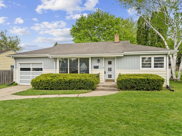916 Hawthorne Avenue, ROCKFORD, IL 61108