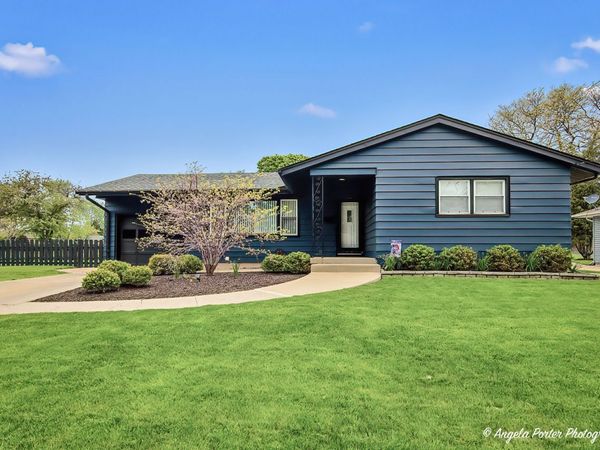 1320 Glenwood Avenue , Waukegan, IL 60085