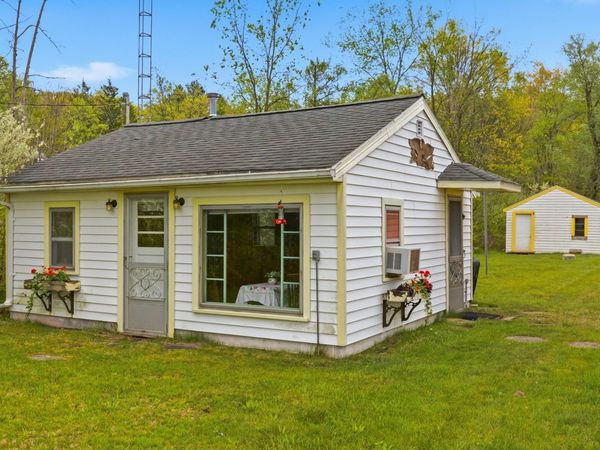 1196 Lakeview Drive, Brooklyn, MI 49230