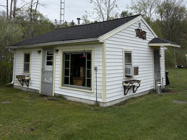 1196 Lakeview Drive, Brooklyn, MI 49230