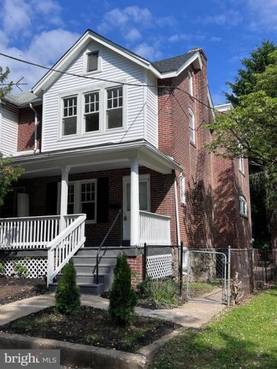 910 E 20th Street , Chester, PA 19013 Main Photo