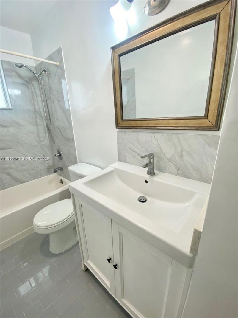 2345 Douglas St, Hollywood, FL 33020 Photo