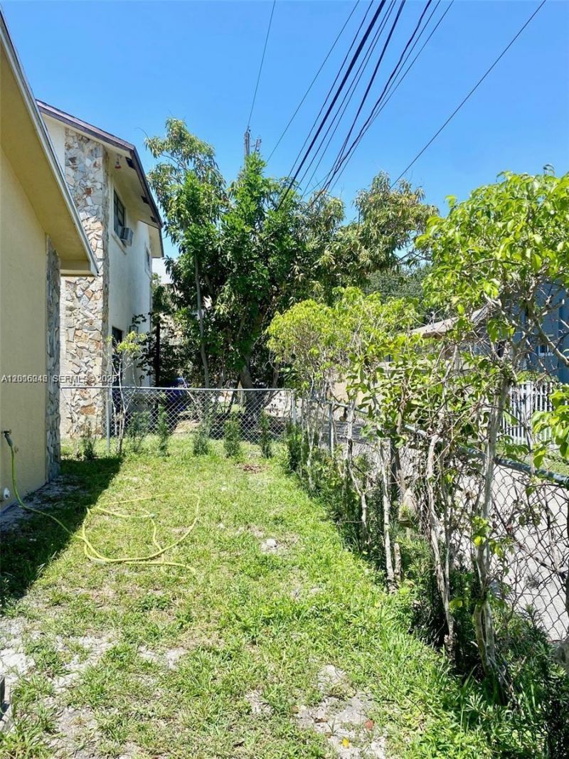 2345 Douglas St, Hollywood, FL 33020 Photo