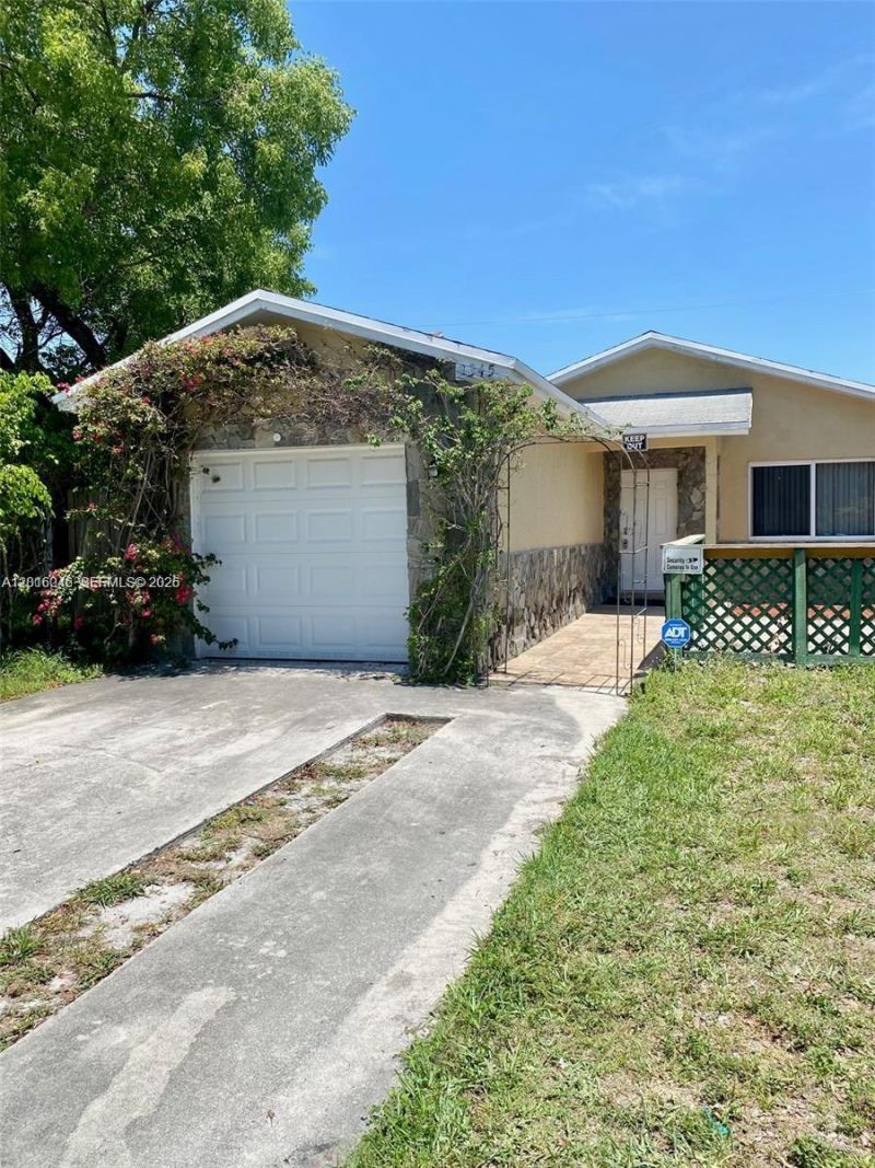 2345 Douglas St, Hollywood, FL 33020 Photo
