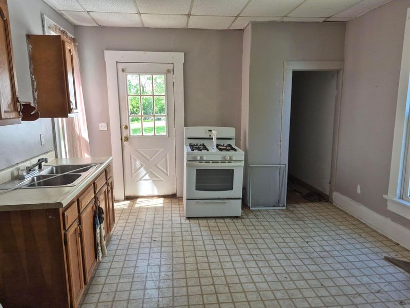 52 West Street , Bloomingburg, OH 43106 Photo 6