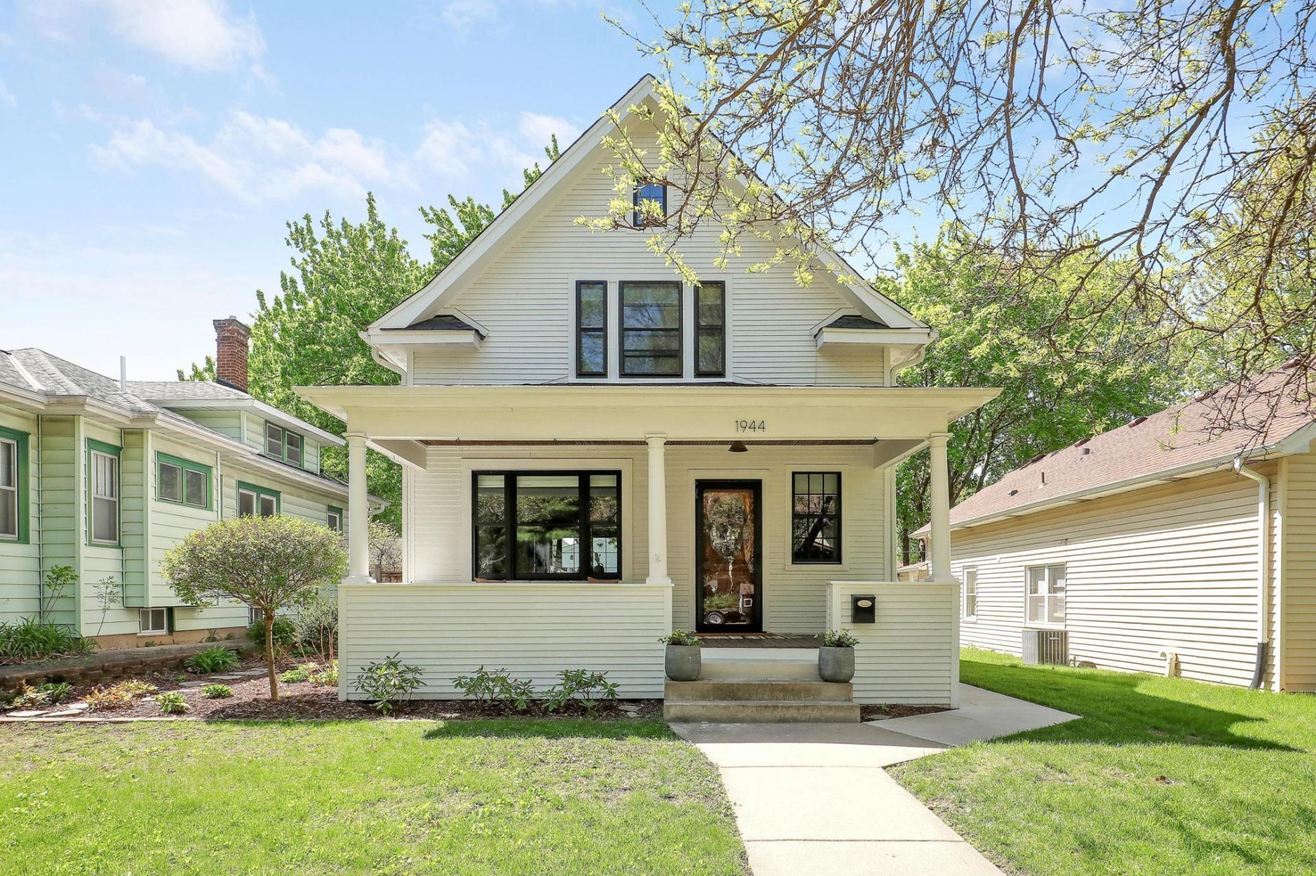 1944 Ashland Avenue, Saint Paul, MN 55104 Main Photo