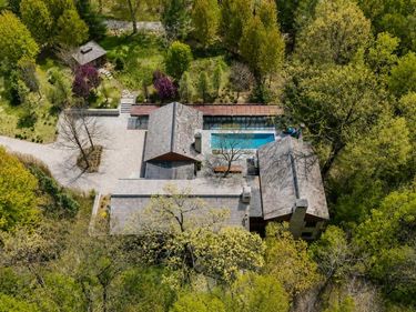 20545 Linden Road , Deephaven, MN 55331