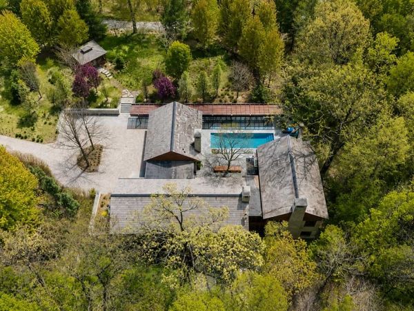 20545 Linden Road , Deephaven, MN 55331