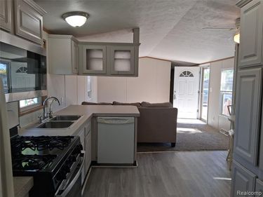29780 Flushing Court, New Baltimore, MI 48051