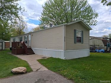 29780 Flushing Court, New Baltimore, MI 48051