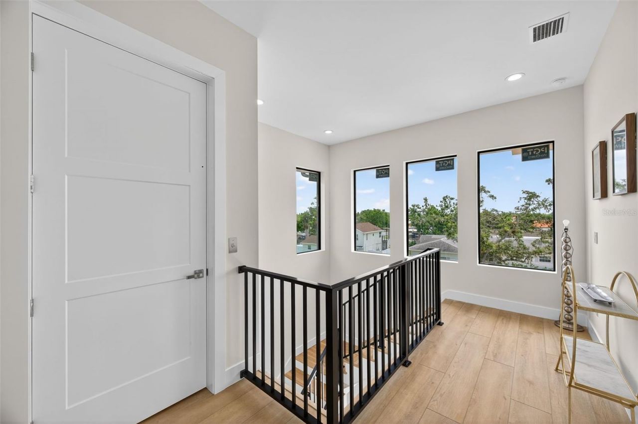 1935 Shore Acres Boulevard Ne, Saint Petersburg, FL 33703 Photo