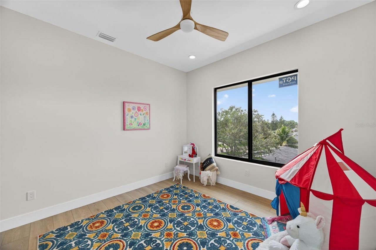 1935 Shore Acres Boulevard Ne, Saint Petersburg, FL 33703 Photo
