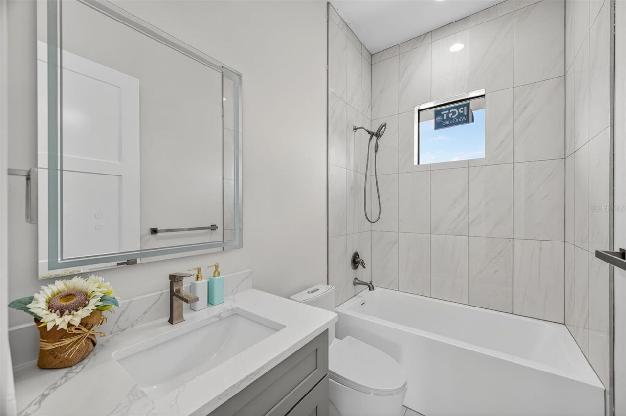1935 Shore Acres Boulevard Ne, Saint Petersburg, FL 33703 Photo