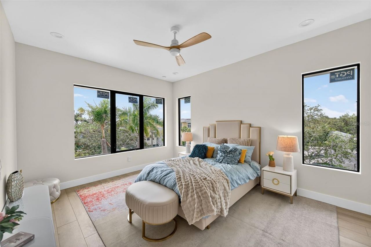 1935 Shore Acres Boulevard Ne, Saint Petersburg, FL 33703 Photo
