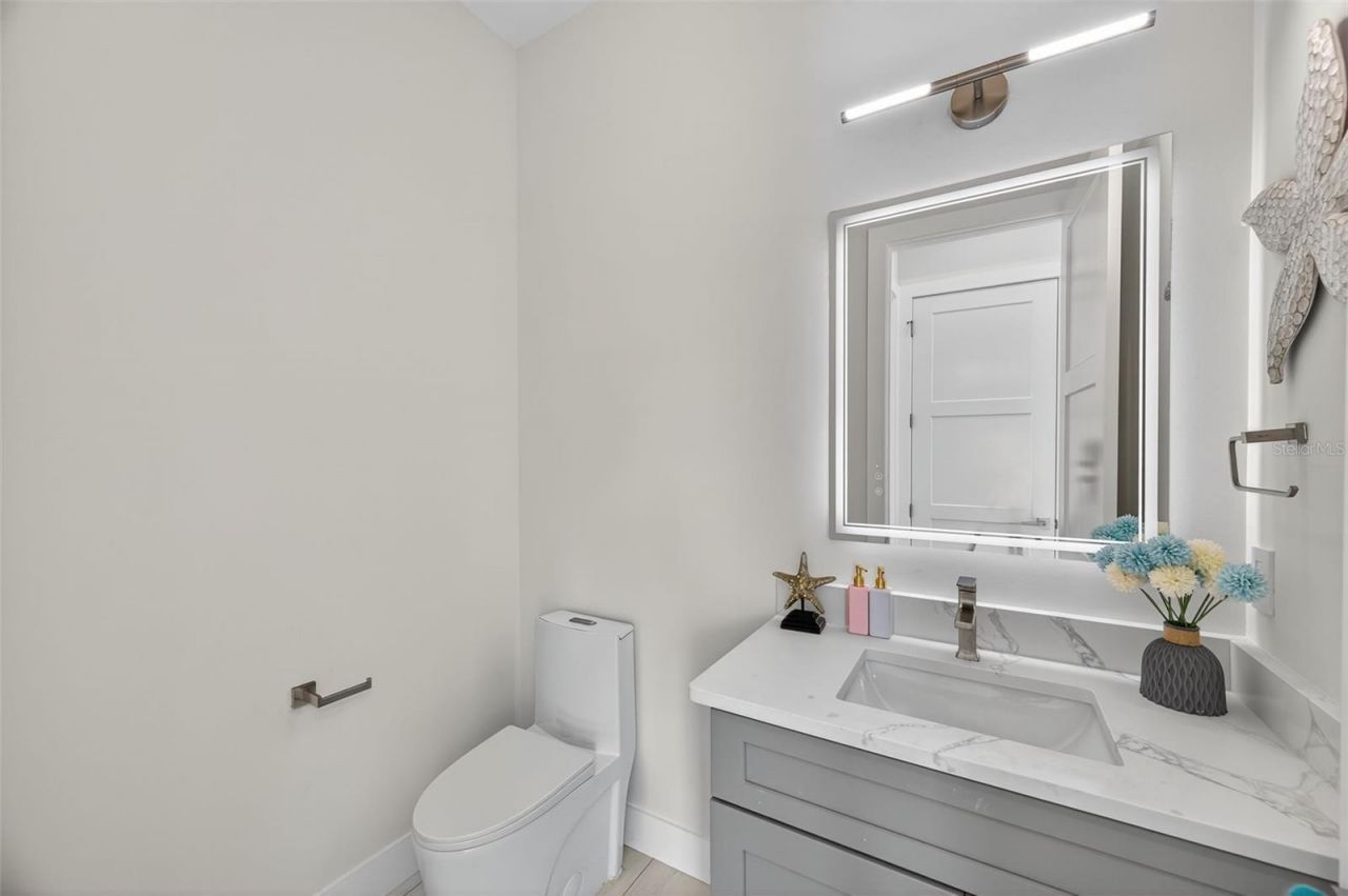 1935 Shore Acres Boulevard Ne, Saint Petersburg, FL 33703 Photo