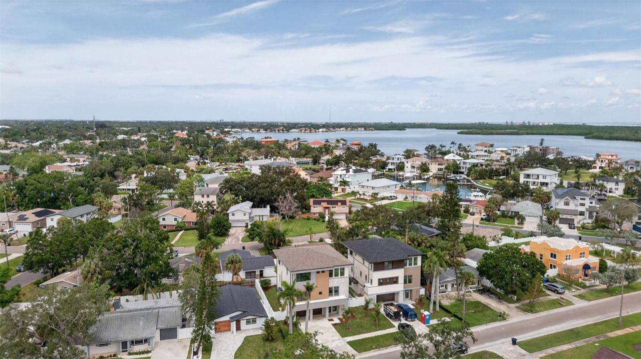 1935 Shore Acres Boulevard Ne, Saint Petersburg, FL 33703 Photo
