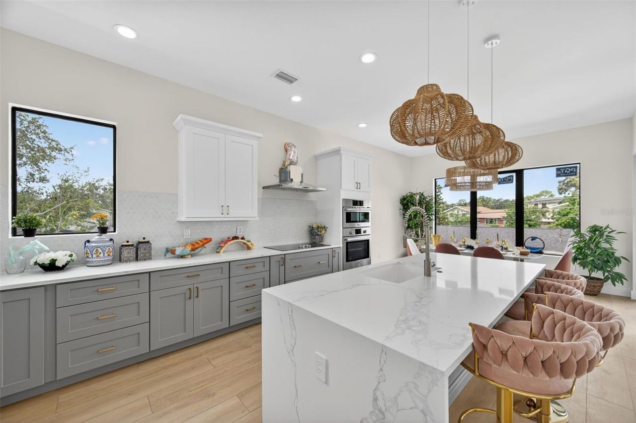 1935 Shore Acres Boulevard Ne, Saint Petersburg, FL 33703 Photo