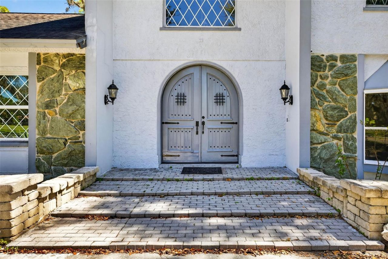 305 Bannockburn Avenue, Temple Terrace, FL 33617 Photo