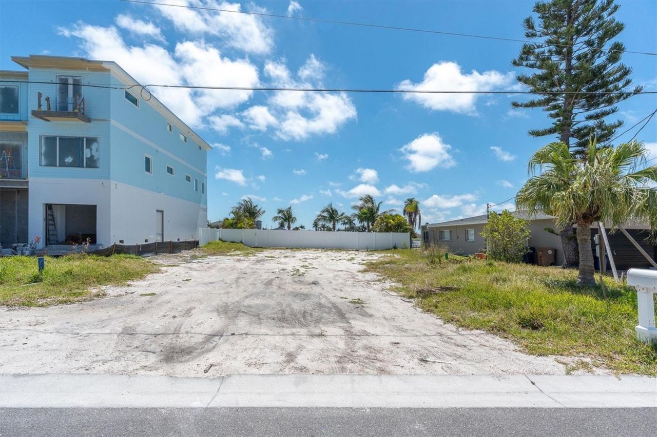 575 Crystal Drive , Madeira Beach, FL 33708 Photo